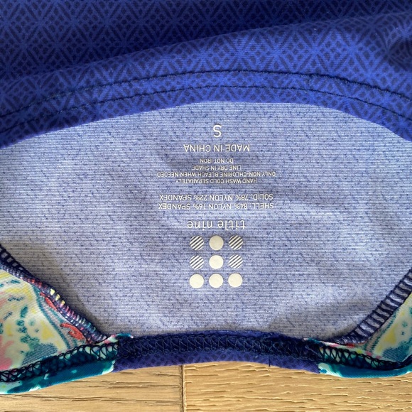 Title Nine short sleeve rash guard blue small - Picture 5 of 5